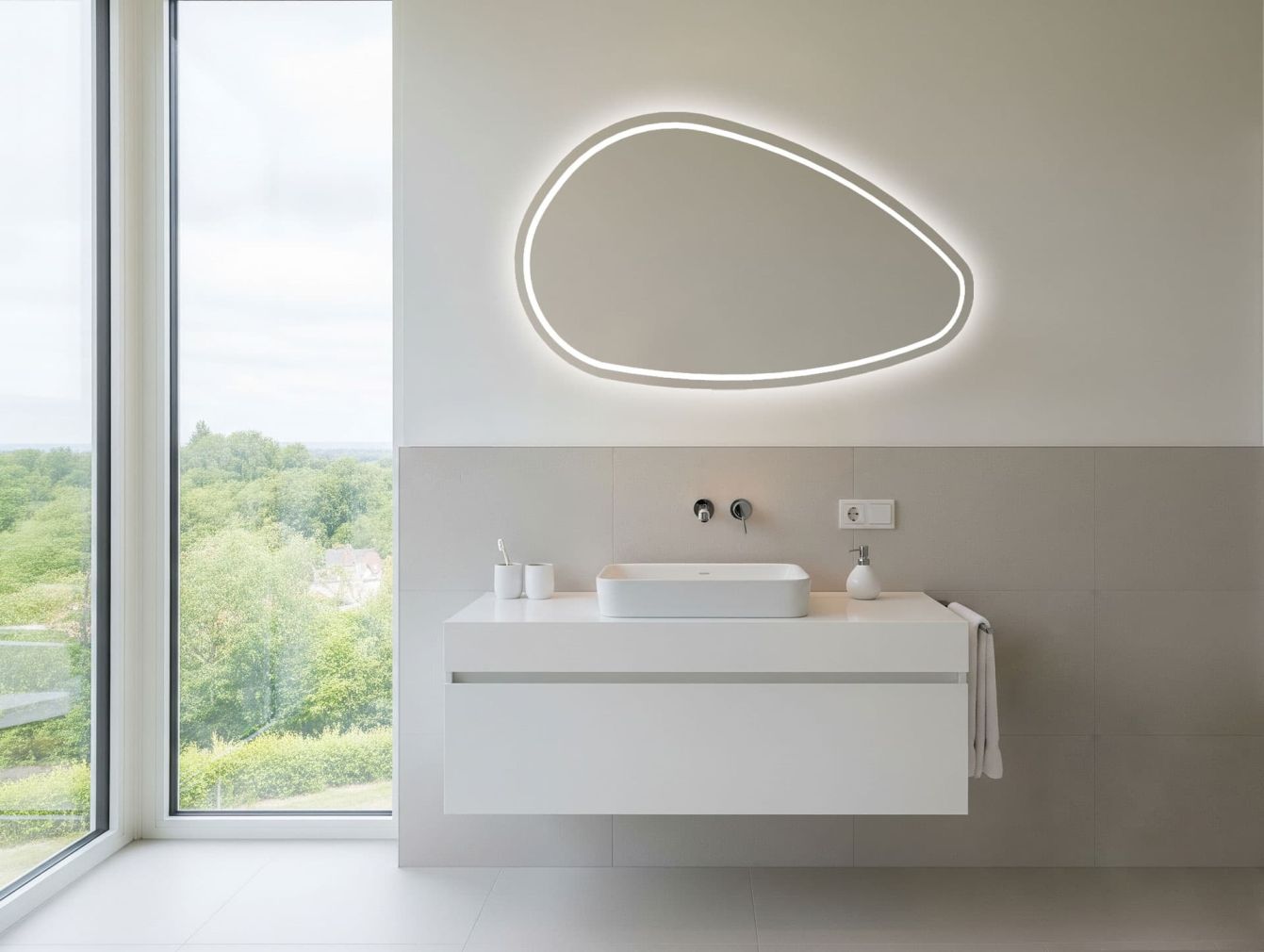 Sirius Spiegel mit indirekter LED-Beleuchtung und Heizung