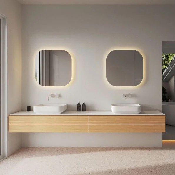 Spiegel mit abgerundeten Ecken